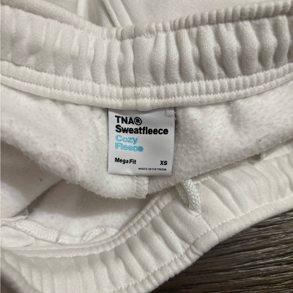 TNA Aritzia cozy fleece Size XS White - Picture 3 of 4